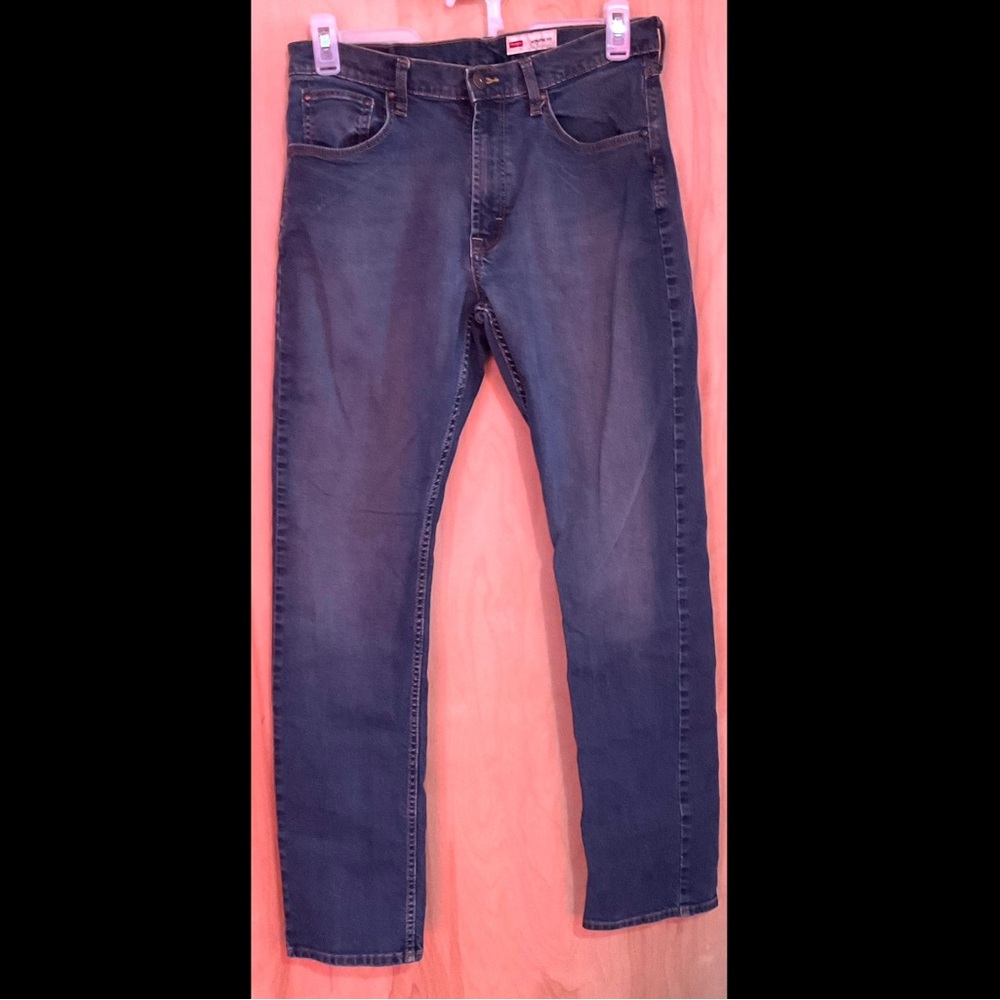 Wrangler Athletic Fit Medium Wash Jeans - EUC